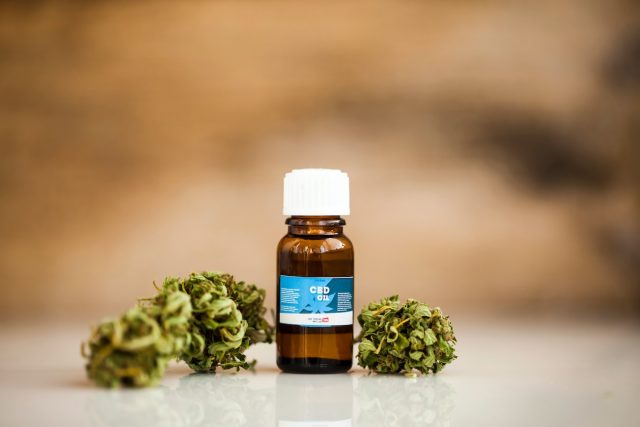 Ya sea que el CBD se extraiga del cáñamo o de la marihuana, sigue siendo idéntico a nivel molecular y su farmacología asociada es la misma