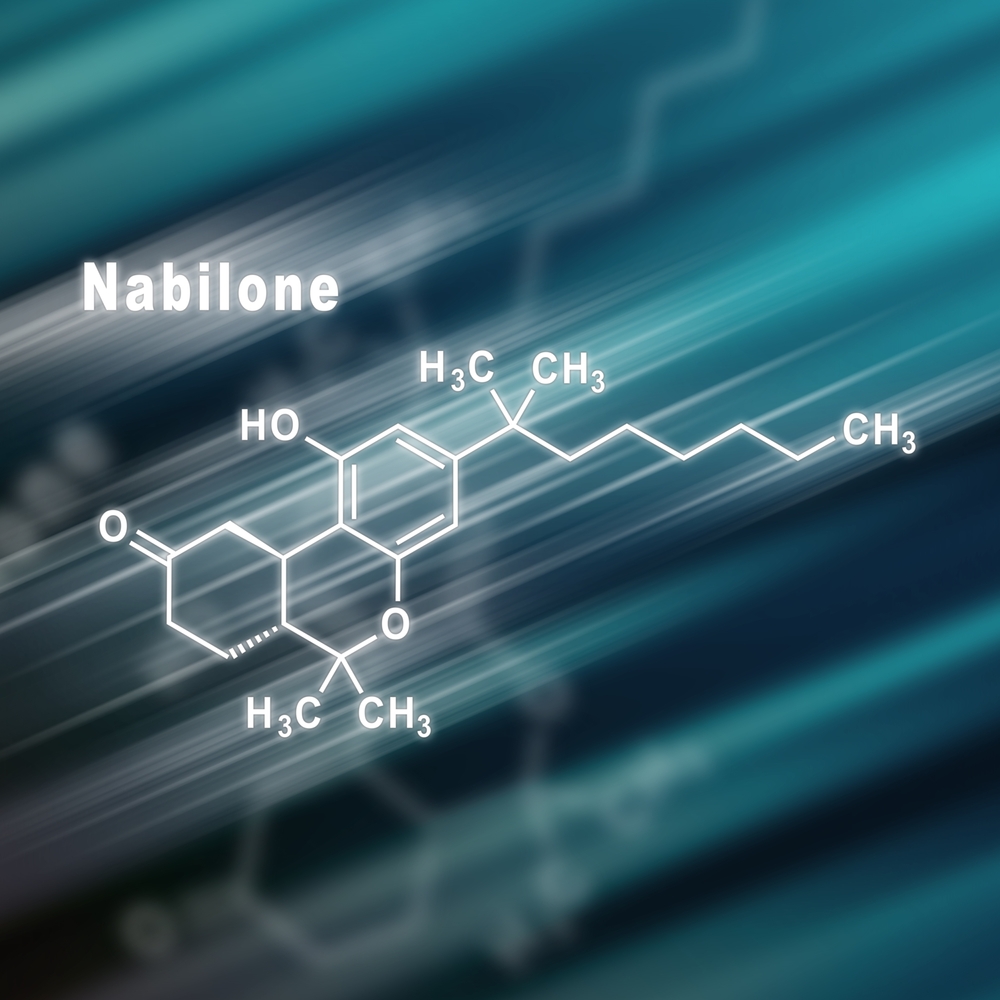 No todo son malas noticias; desde 2006, un compuesto sintético análogo del THC llamado Nabilona se comercializa como medicamento contra náuseas y mareos, siendo muy utilizado en tratamientos de quimioterapia