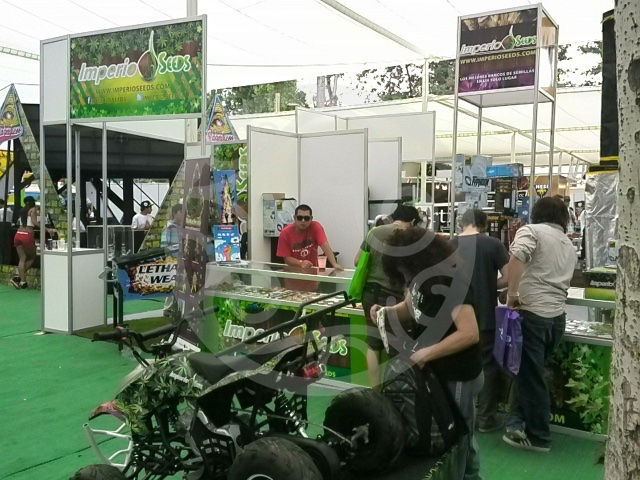 Imperio Seeds stand